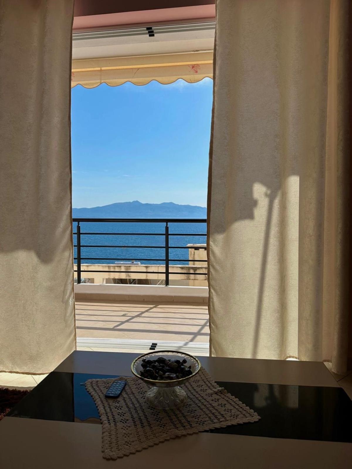 Esmeralda Apartaments Sarandë Exteriör bild