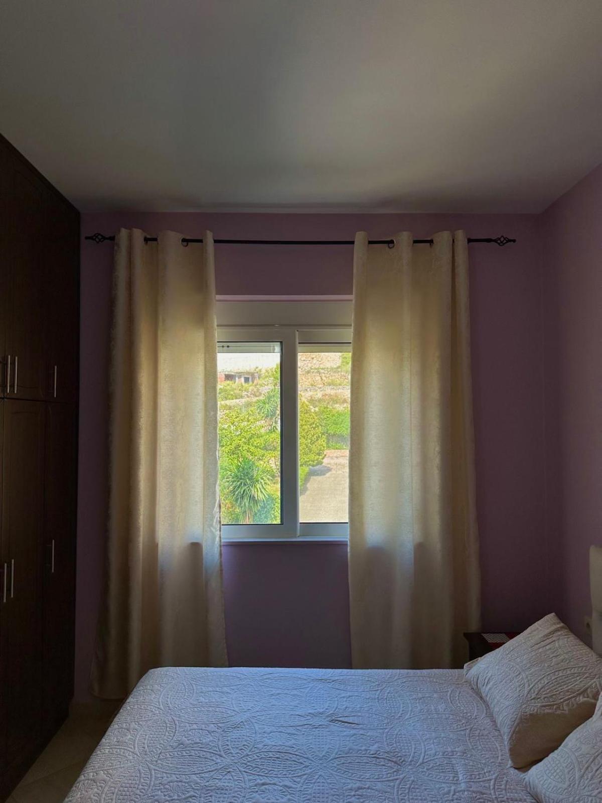 Esmeralda Apartaments Sarandë Exteriör bild