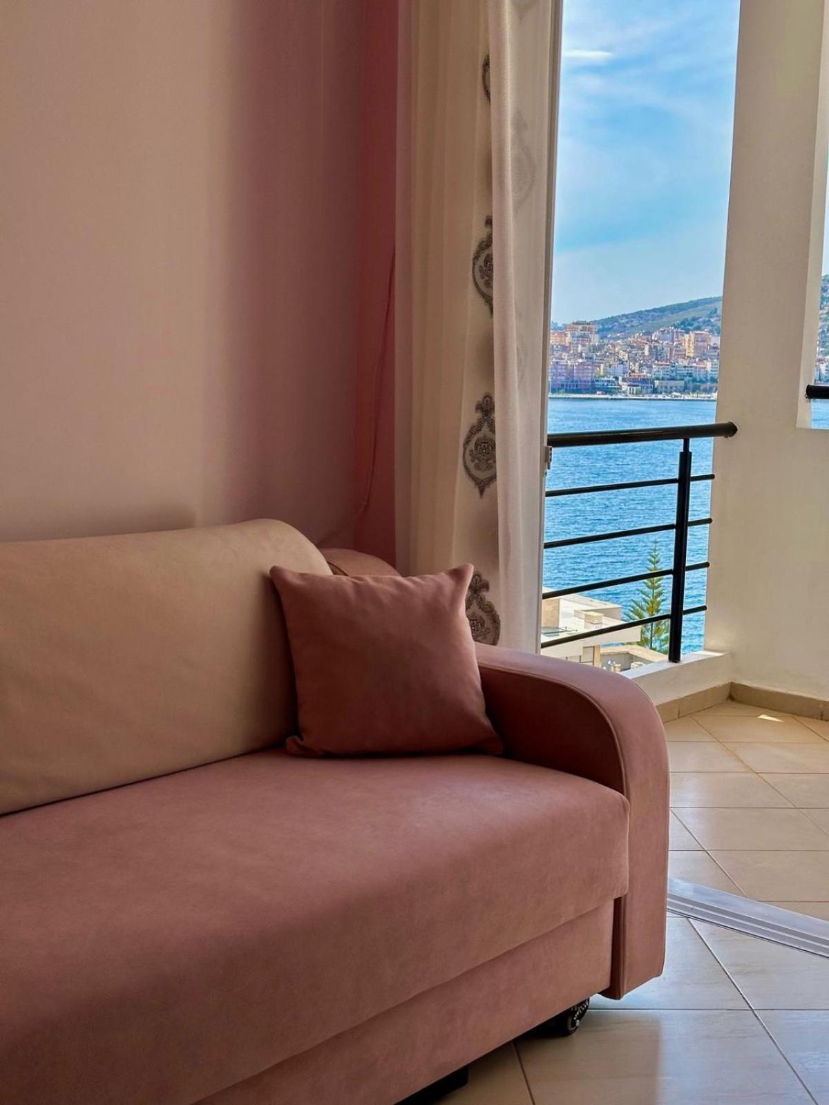 Esmeralda Apartaments Sarandë Exteriör bild
