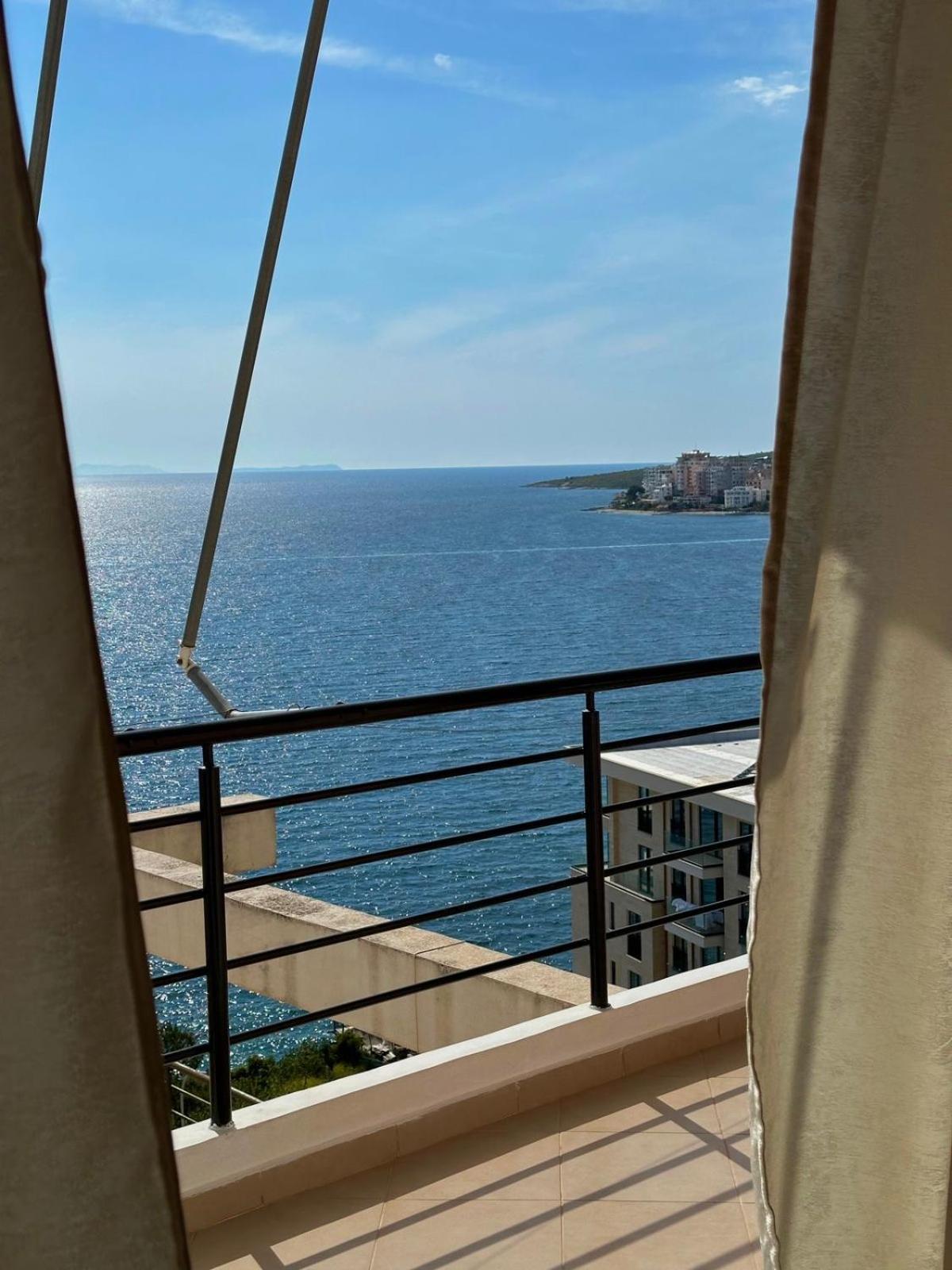 Esmeralda Apartaments Sarandë Exteriör bild