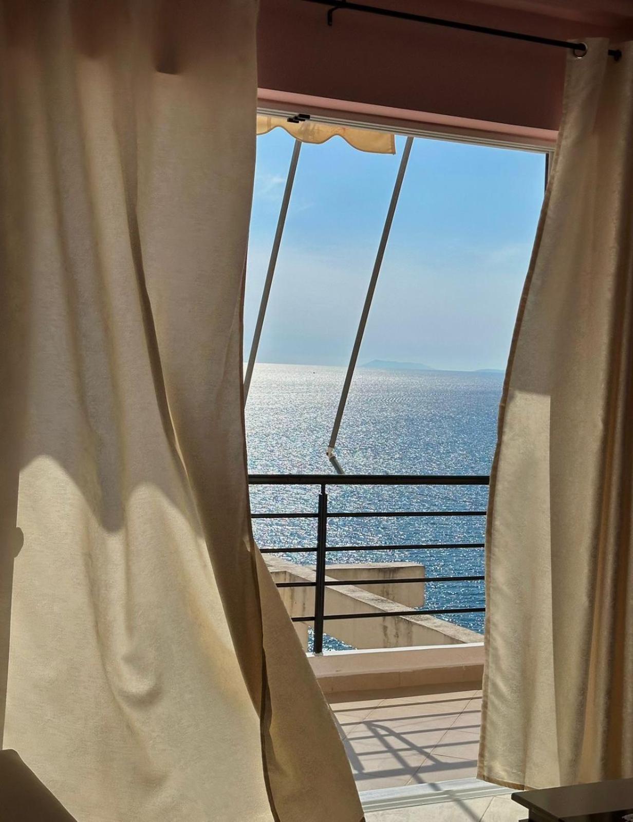 Esmeralda Apartaments Sarandë Exteriör bild
